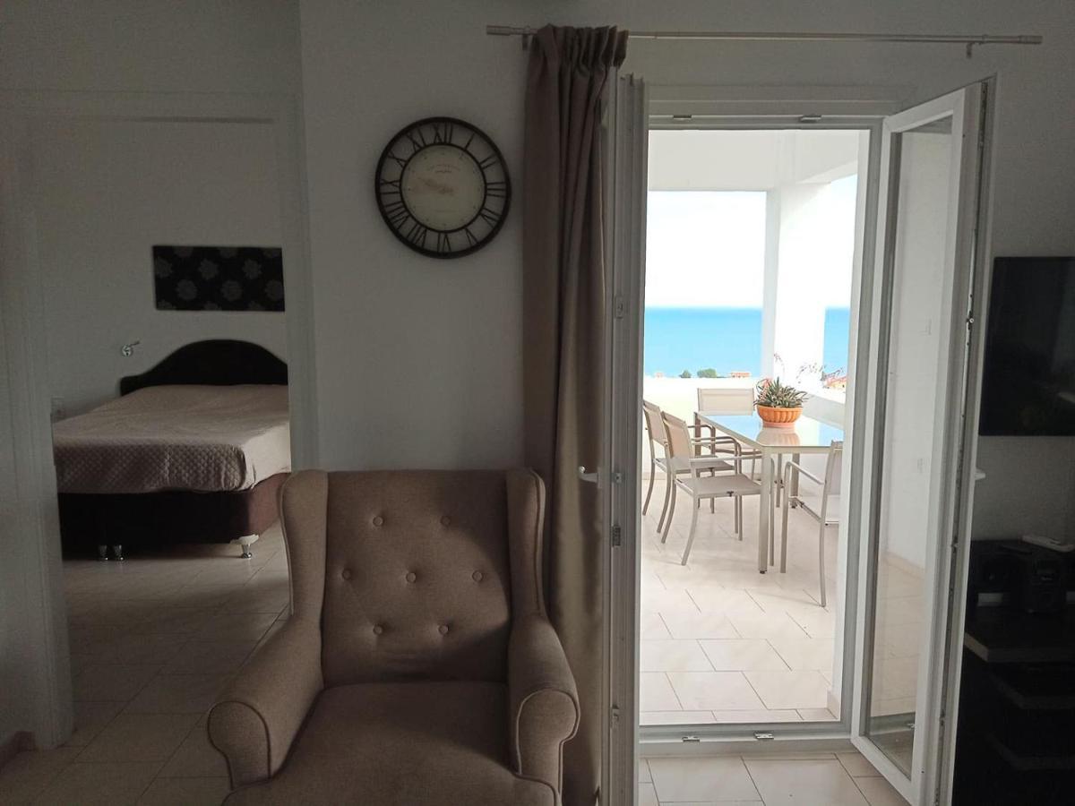 Thea Apartment Агия-Марина Экстерьер фото